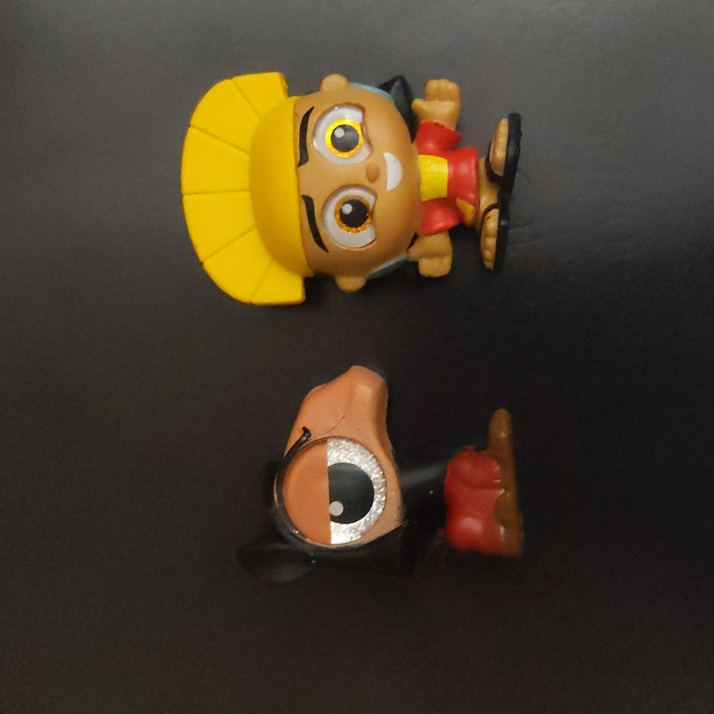 Human and Llama Kuzco Disney Doorables